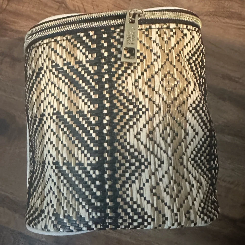 Handwoven Straw Bohemian Cosmetic Case 💫